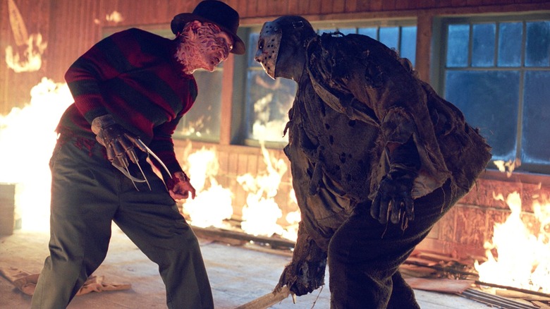 Robert Englund's Freddy Krueger staring at Ken Kirzinger's Jason Voorhees in Freddy vs. Jason