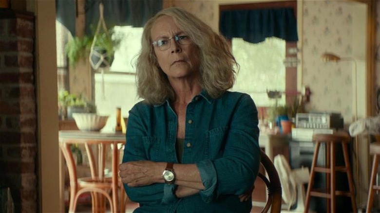 Laurie Strode crossing her arms in 