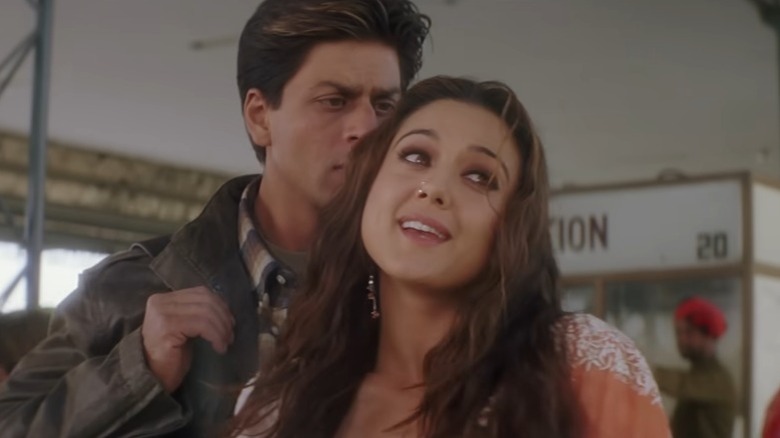 Zaara singing while passing in front of Veer in Veer-Zaara