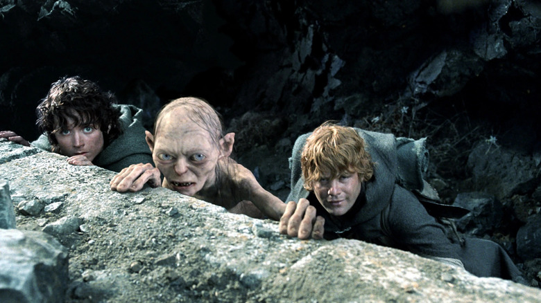 Gollum guiding Frodo and Samwise in "The Lord of the Rings: The Return of the King" (2003)