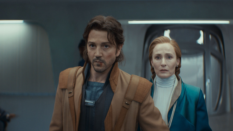 Cassian Andor escorting Mon Mothma through the Senate building in Andor (2025)