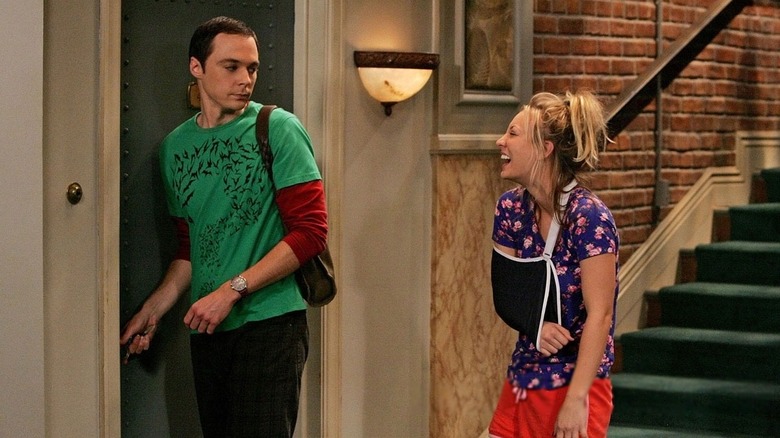 Amy laughs at Sheldon while she wears a sling in "The Big Bang Theory"