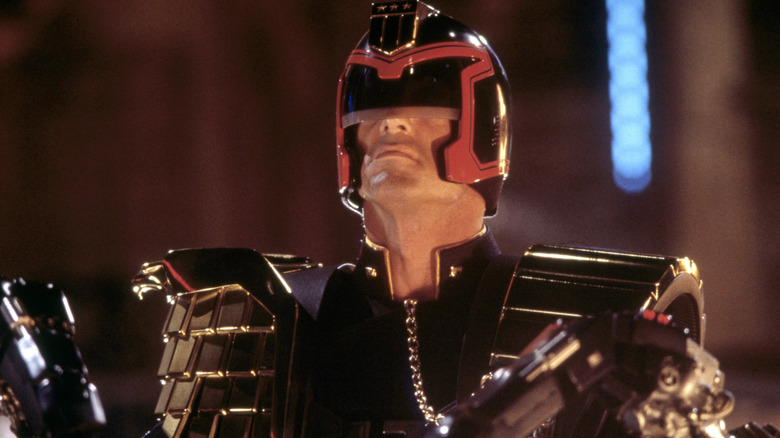 Judge Dredd riding his bike in Judge Dredd (1995)