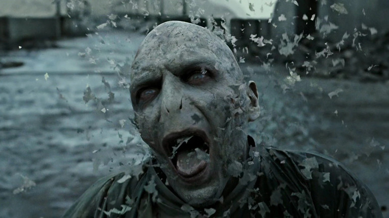 Voldemort exploding into a million pieces when he dies in Harry Pottr and the Deathly Hallows Part 2