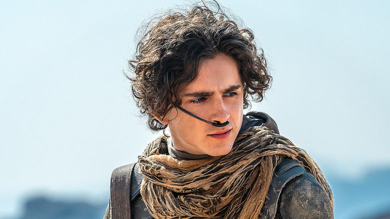 Paul Atreides walks through the desert in 'Dune' (2021)