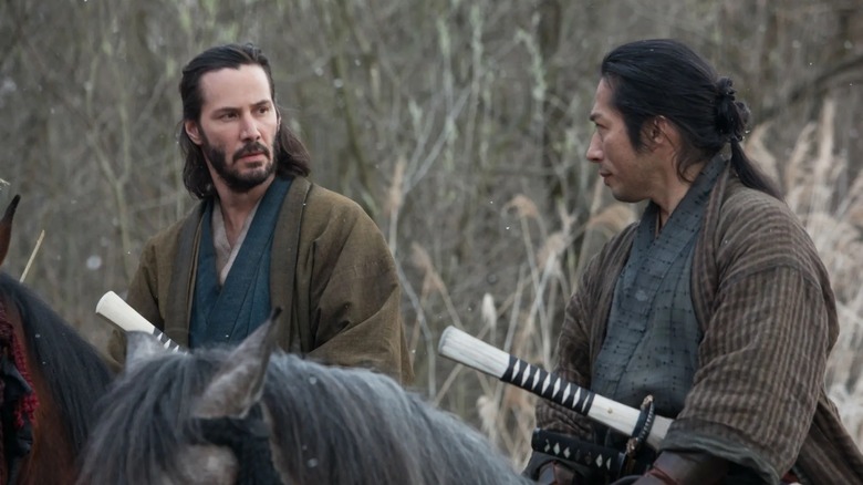 Kai walking alongside Yoshio Oishi in "47 Ronin" (2013)