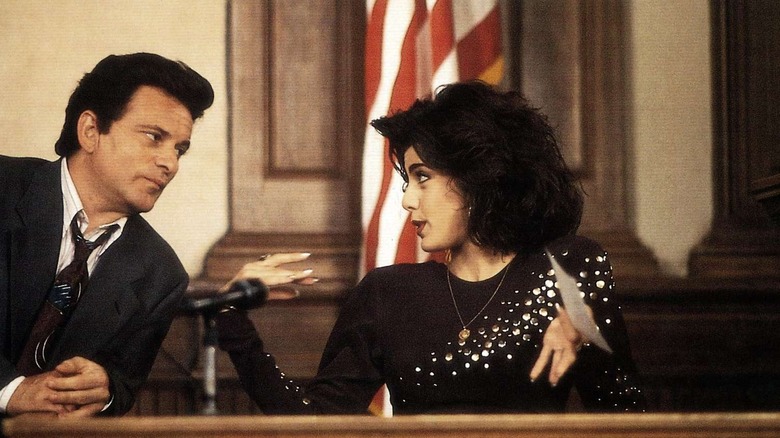 Vinny talking to Mona Lisa on the witness stand in court in My Cousin Vinny