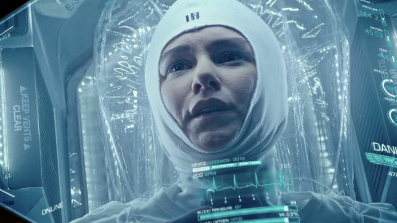 Daniels going into stasis in Alien: Covenant (2016)