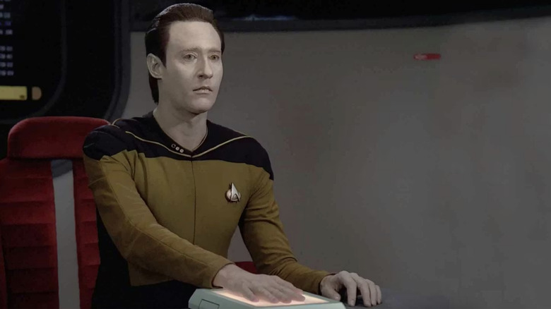 Data testifies in the courtroom in Star Trek: The Next Generation