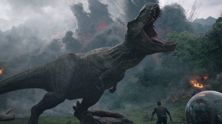 10 Strongest Dinosaurs In The Jurassic Park Universe, Ranked