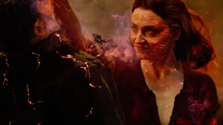 Jean Grey using powers on an enemy in Dark Phoenix