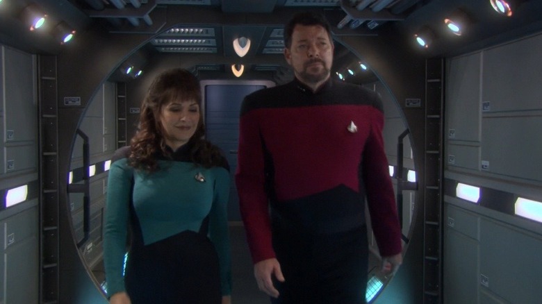 Riker and Troi walk through the NX-01 Enterprise in Star Trek: Enterprise