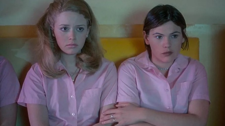 Megan and Graham sitting together in But I'm a Cheerleader (1999)