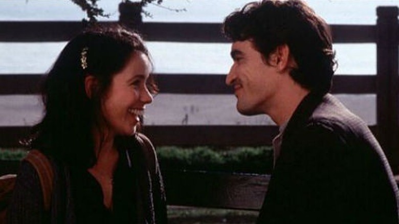 Abby and Brian smiling at one another in The Truth About Cats & Dogs (1996)