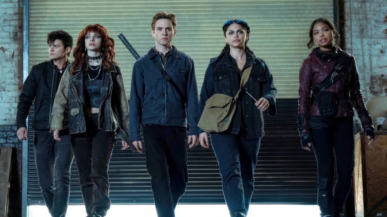 The titular leads of Gotham Knights strolling in to save the day (2023)