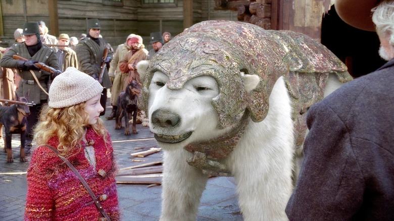 Iorek Byrnison siding with Lyra in The Golden Compass (2007)