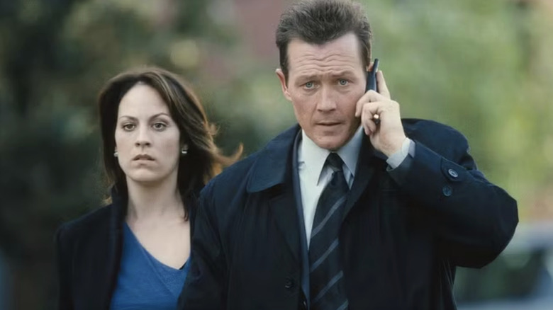 Monica Reyes and John Doggett on a case on The X-Files (1993-2018)