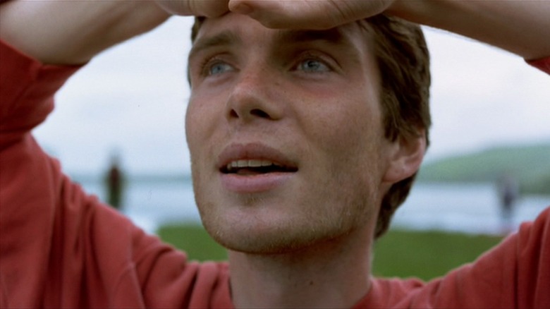 Jim gazing up at the sky in "28 Days Later" (2002)