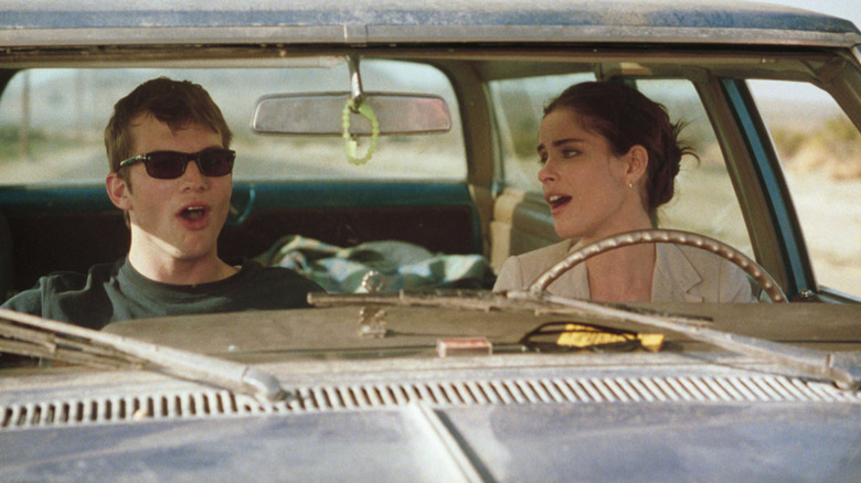 Oliver and Emily singing in the car in "A Lot Like Love" (2005)