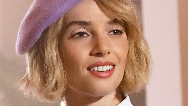 Do Revenge's Maya Hawke smiling