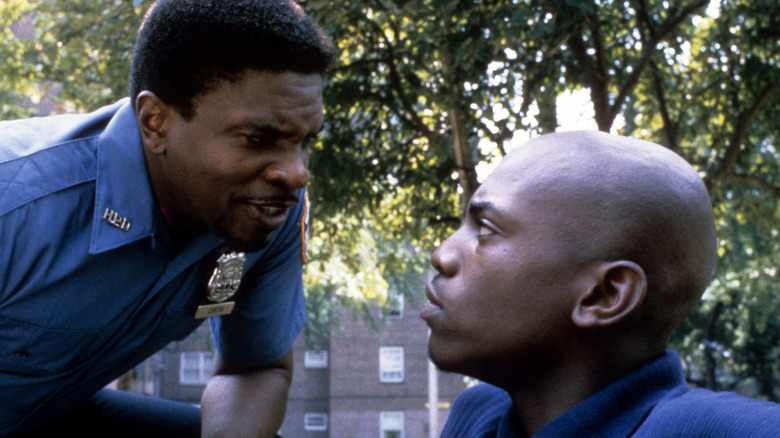 Andre talks to Strike in "Clockers" (1995)