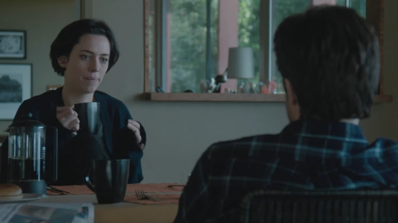 Robyn (Rebecca Hall) and Simon (Jason Bateman)
