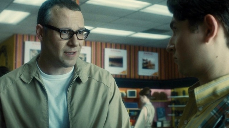 Bennie talking to Sammy in "The Fabelmans" (2022)