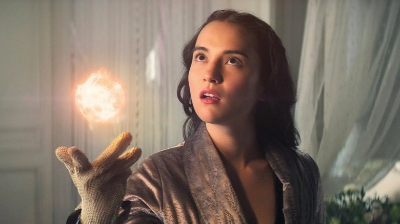 Alina using her powers