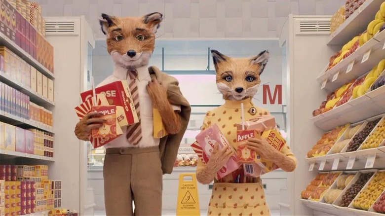 Mr. Fox and Felicity holding groceries in supermarket in "Fantastic Mr. Fox"