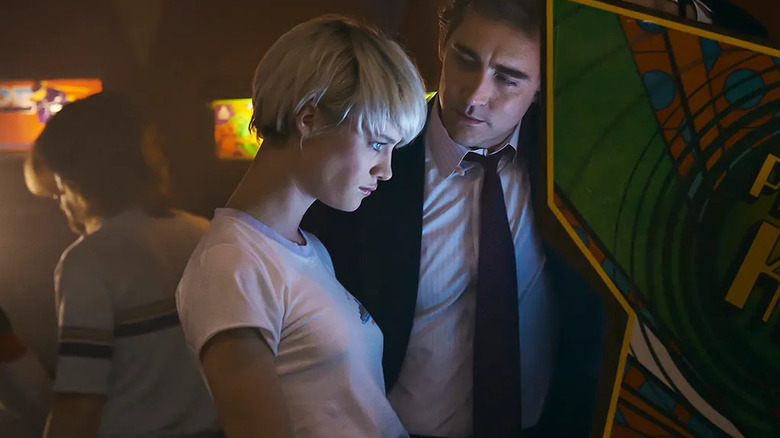 MacMillan talks to Cameron in a video arcade in Halt and Catch Fire