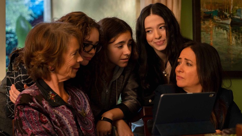 Sam sits with her mother and her daughters in Better Things