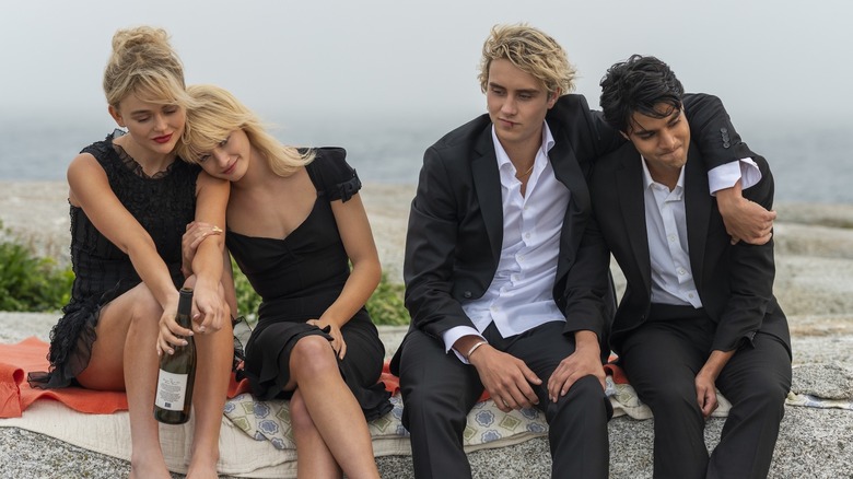 Cadence, Mirren, Johnny, and Gat enjoying a day at the beach in "We Were Liars" (2025)