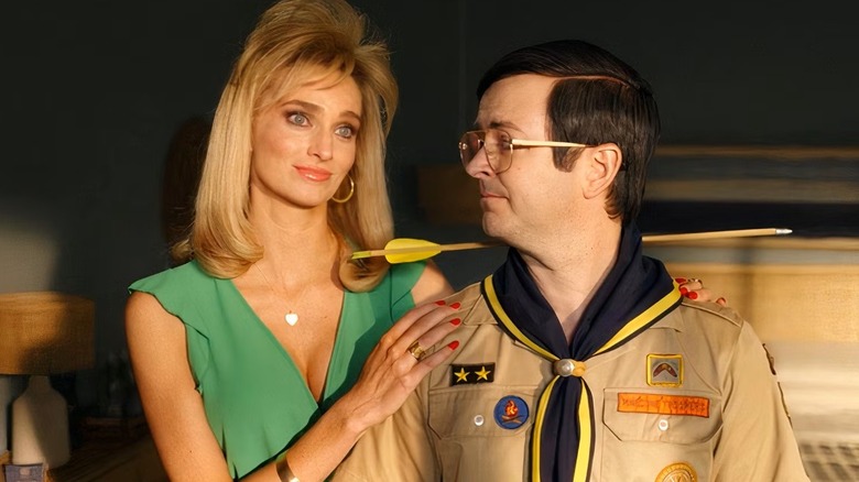 Donna and Pete from Ghosts