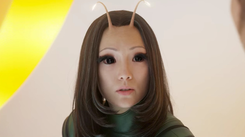 Mantis' antennae light up