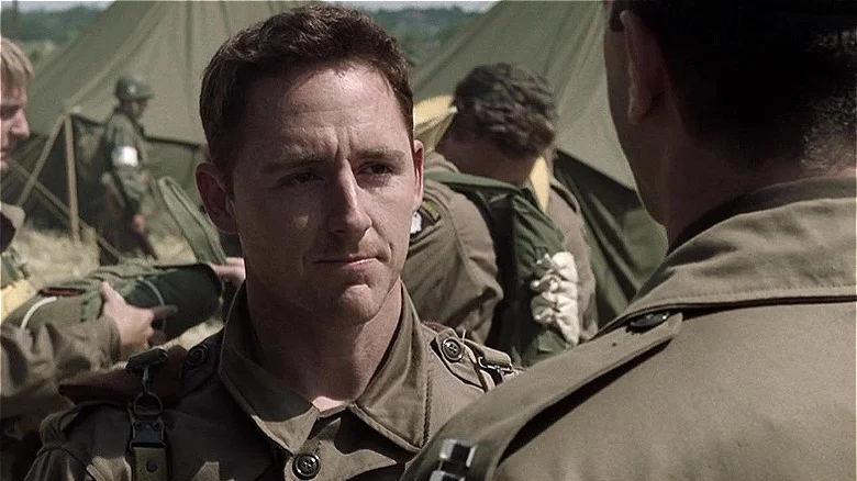 Cena de Band of Brothers (Reprodução / HBO)