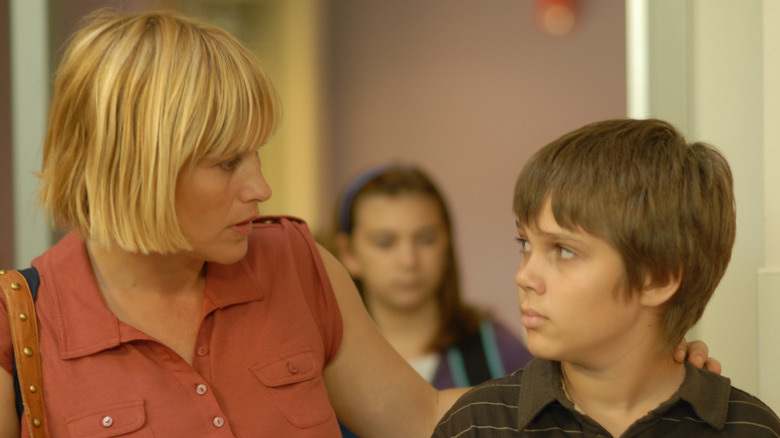 Mason and his mom look at each other in "Boyhood" (2014)