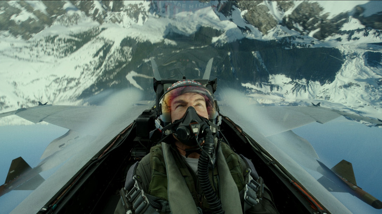 Maverick upside down in fighter jet in "Top Gun: Maverick" (2022)