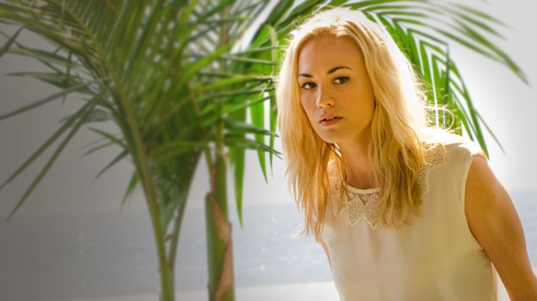 Hannah peering into a house in "Dexter" Season 8, Episode 6