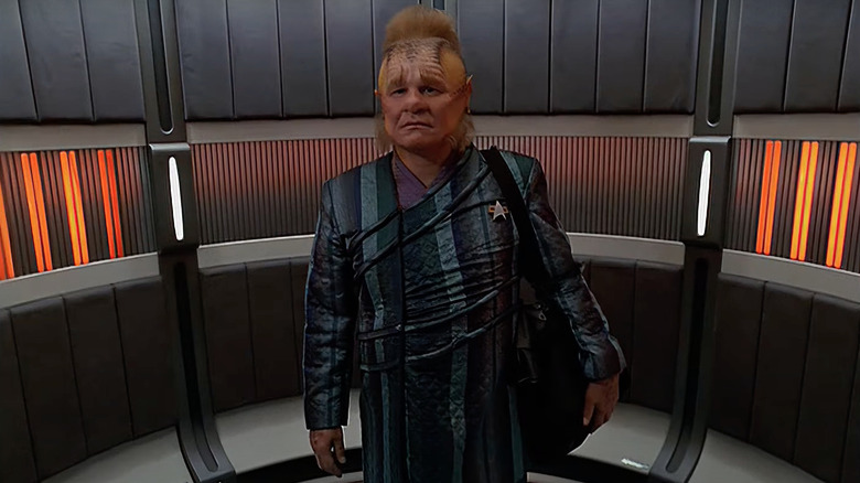 Neelix waiting to leave Voyager