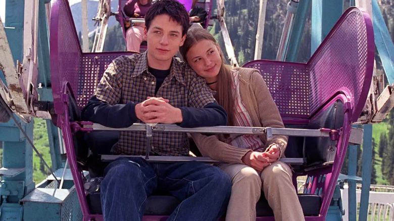 Greg and Amy sit on a Ferris Wheel in "Everwood" (2002-2006)