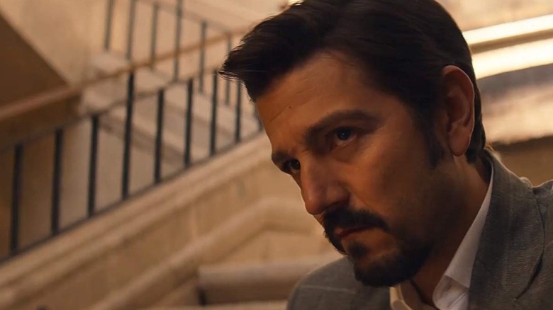 Miguel sizes up someone