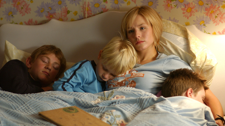 Gracie holds on to her siblings in "Gracie's Choice" (2004)
