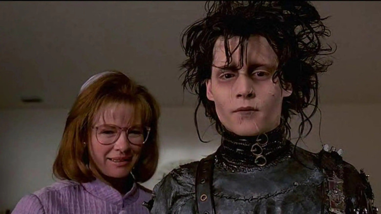 Peg introducing Edward to people in Edward Scissorhands