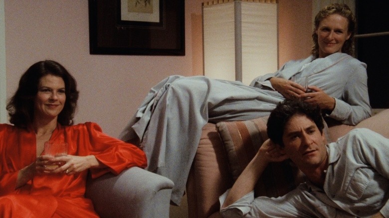 Meg, Sarah, and Harold relaxing on couches in The Big Chill (1983)
