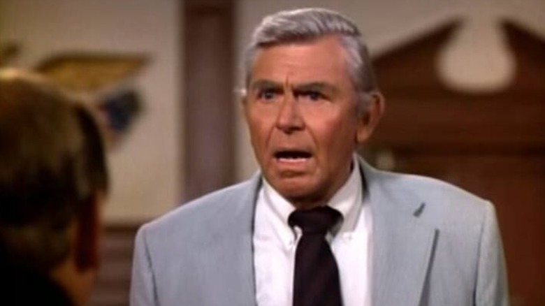 Matlock argues with a witness on the stand in "Matlock" (1986-1995)