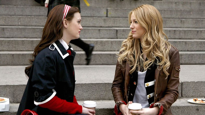Blair and Serena sitting on the Met Steps talking on Gossip Girl