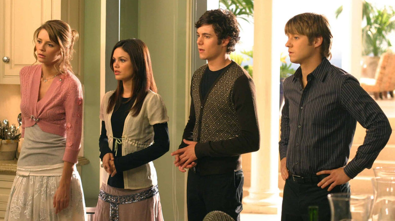 Marissa Summer Seth and Ryan in the Cohen kitchen looking confused on The O.C.