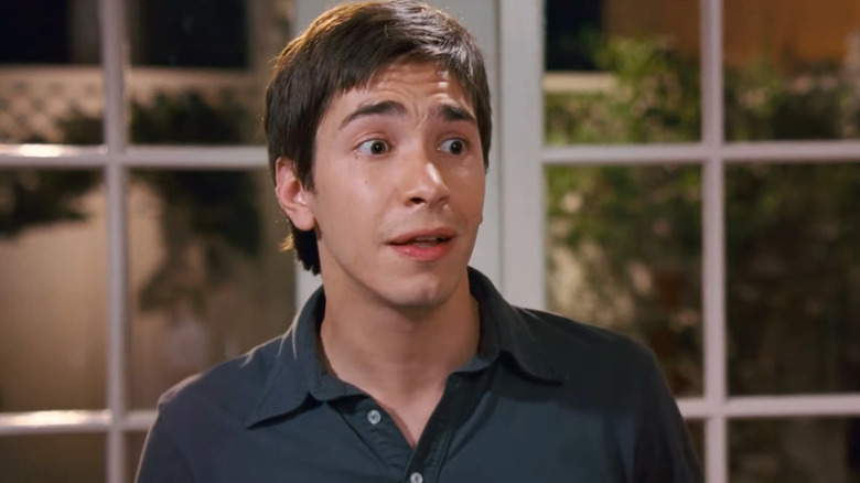 Justin Long's Bartleby Gaines looking surprised in Accepted