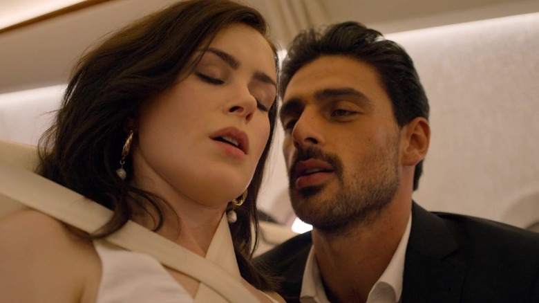 Massimo pleasures Laura on the plane in "365 Days: This Day" (2022)