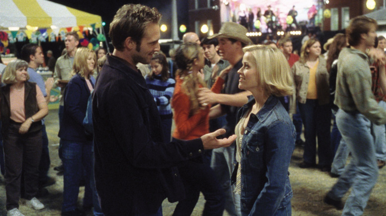 Melanie and Jake talk at the fair in "Sweet Home Alabama"